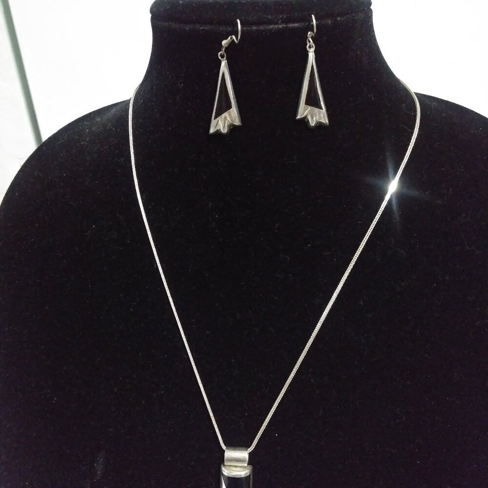Vintage. Onyx 925 Sterling Silver necklace, earrings and ring set.